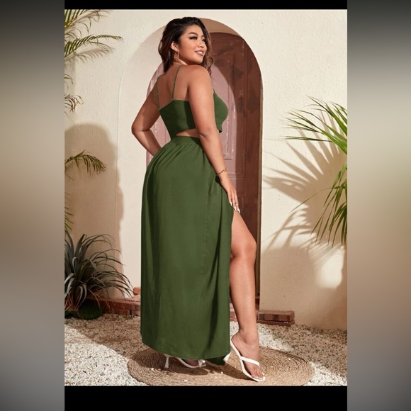 Sexy two pc skirt and crop top - Picture 3 of 6